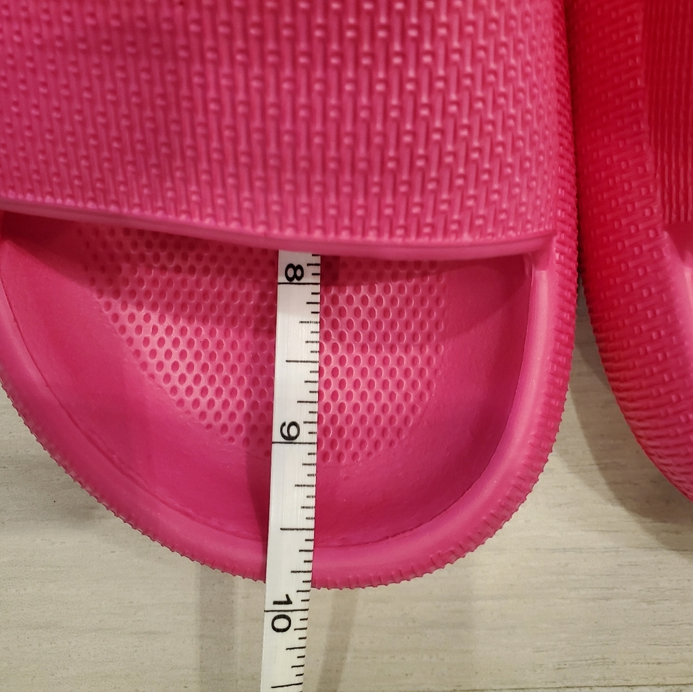 NWOT-Fun Pink Slides!!💓🌷💓 - Picture 6 of 9